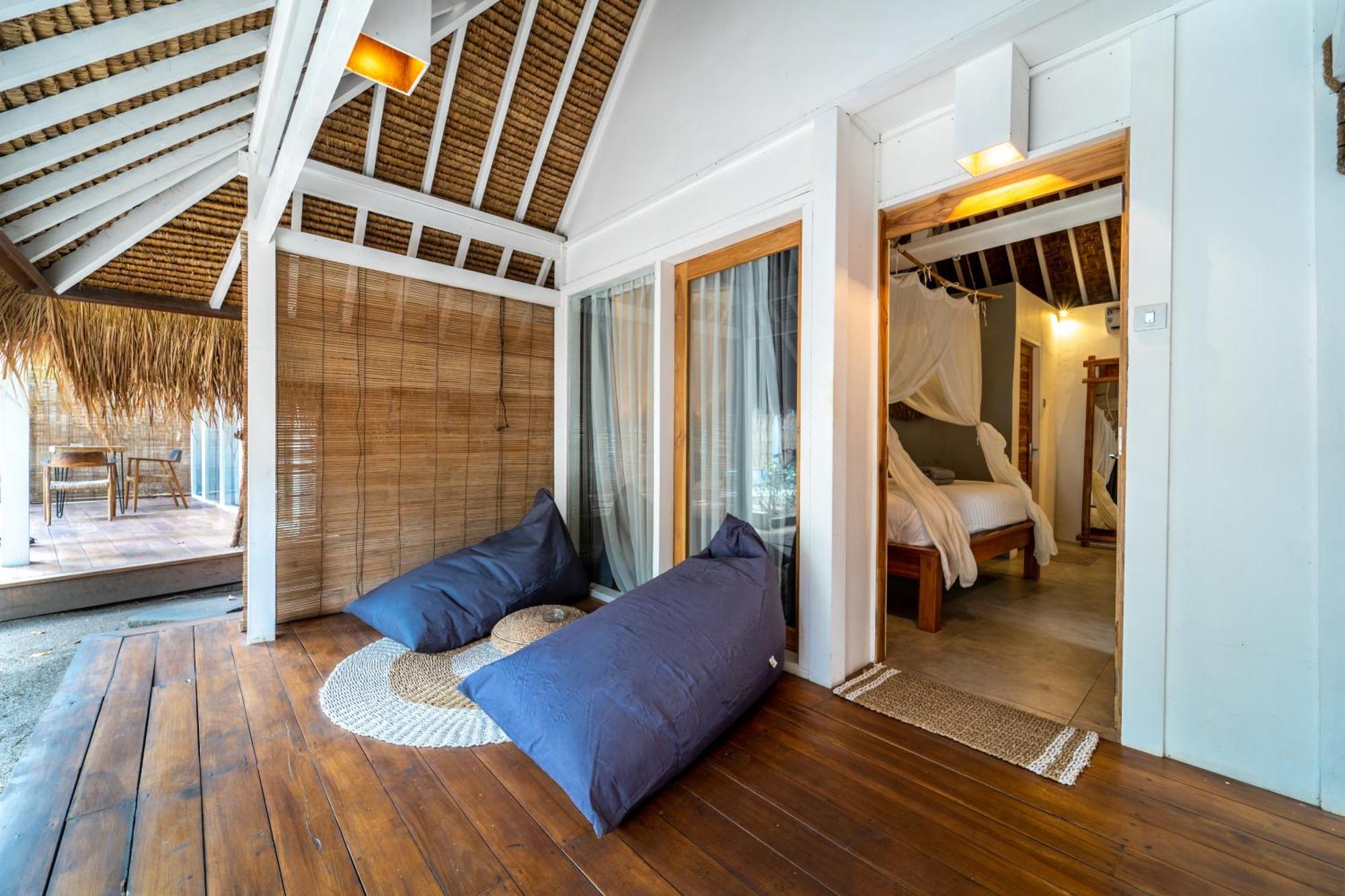 Mowies On The Tempat Tidur & Sarapan