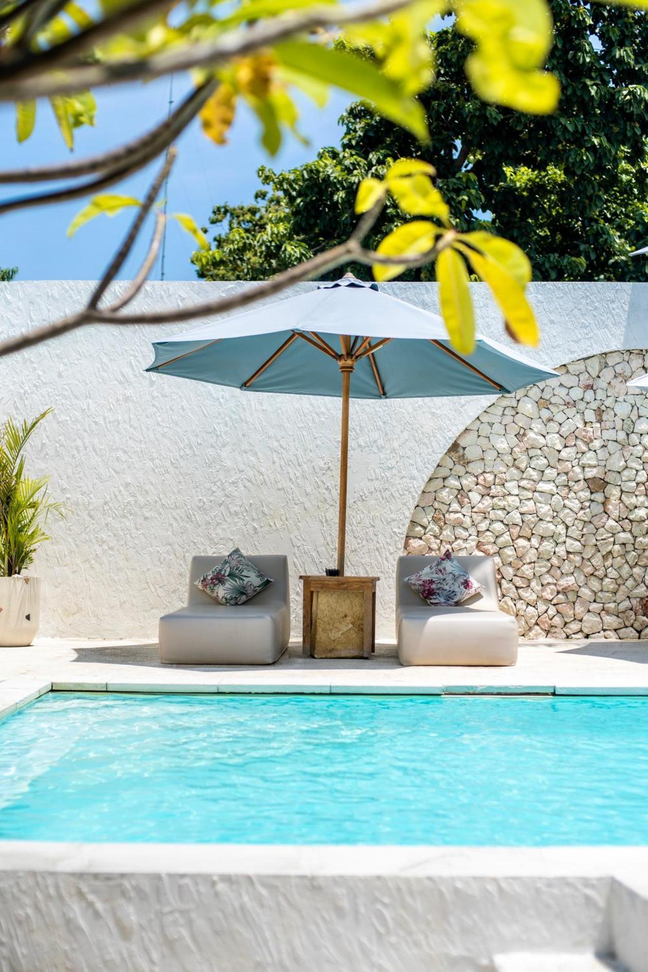 Mowies On The 4* Gili Air